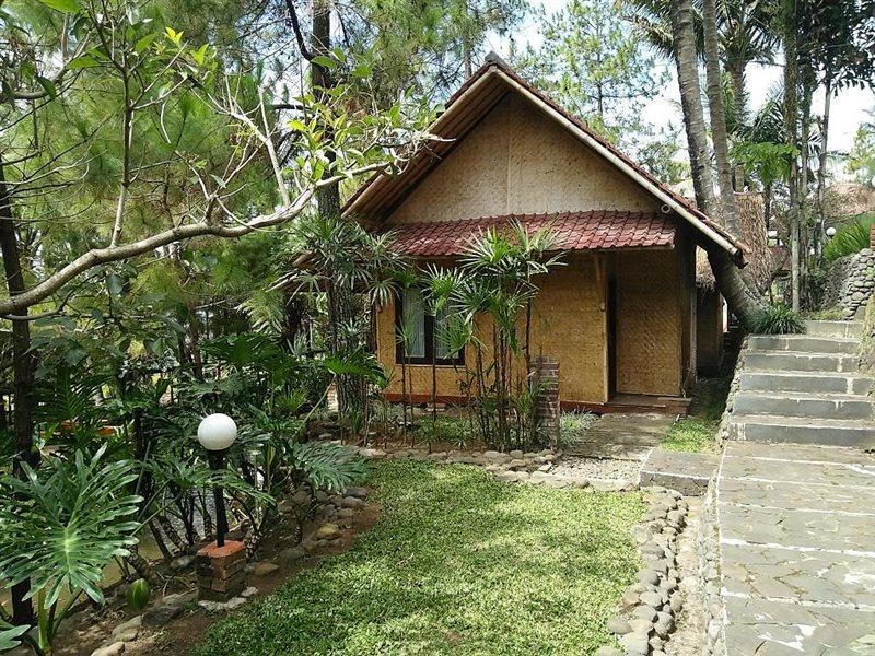Alamanda Hotel Garut Bagian luar foto