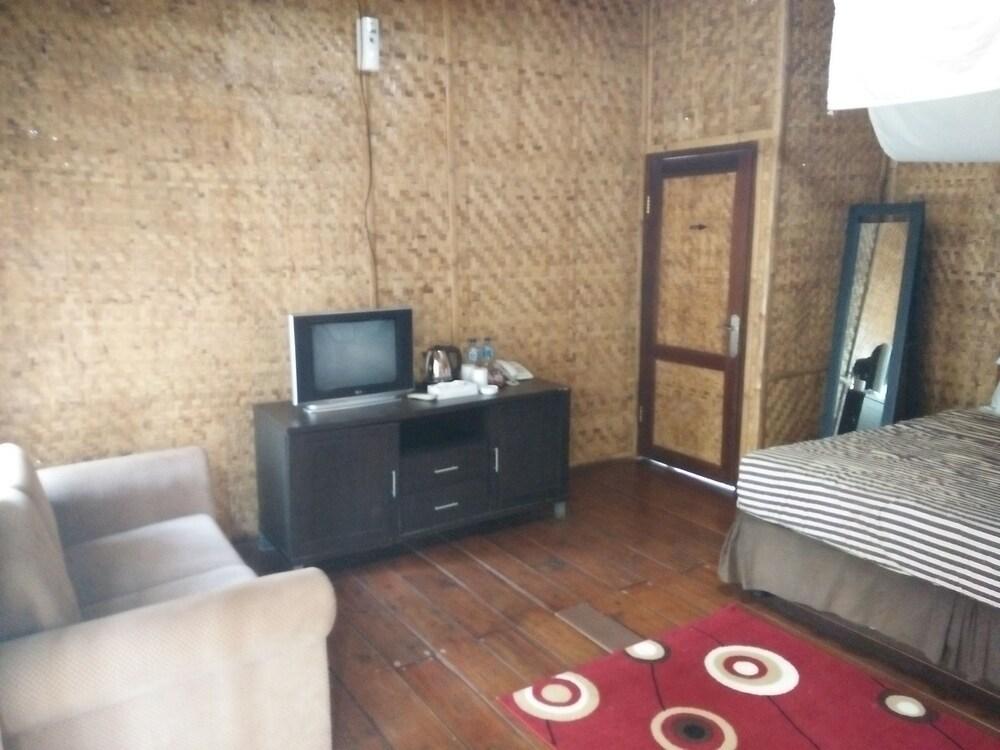Alamanda Hotel Garut Bagian luar foto