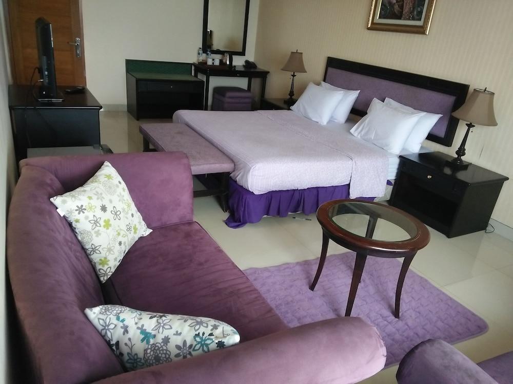 Alamanda Hotel Garut Bagian luar foto